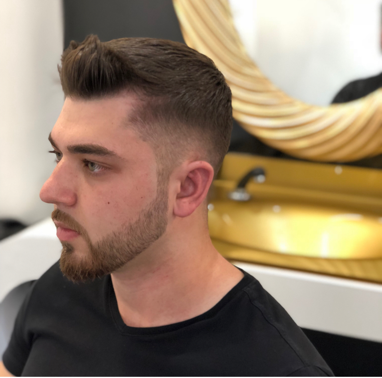 Moderner Herrenschnitt mit Fade und Bart – Wellcut & Beauty Grünstadt